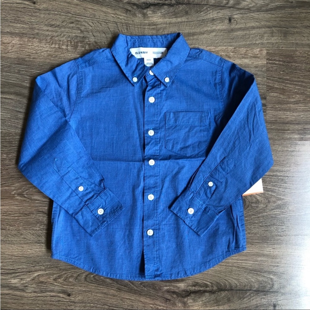 Boys long sleeve shirt.